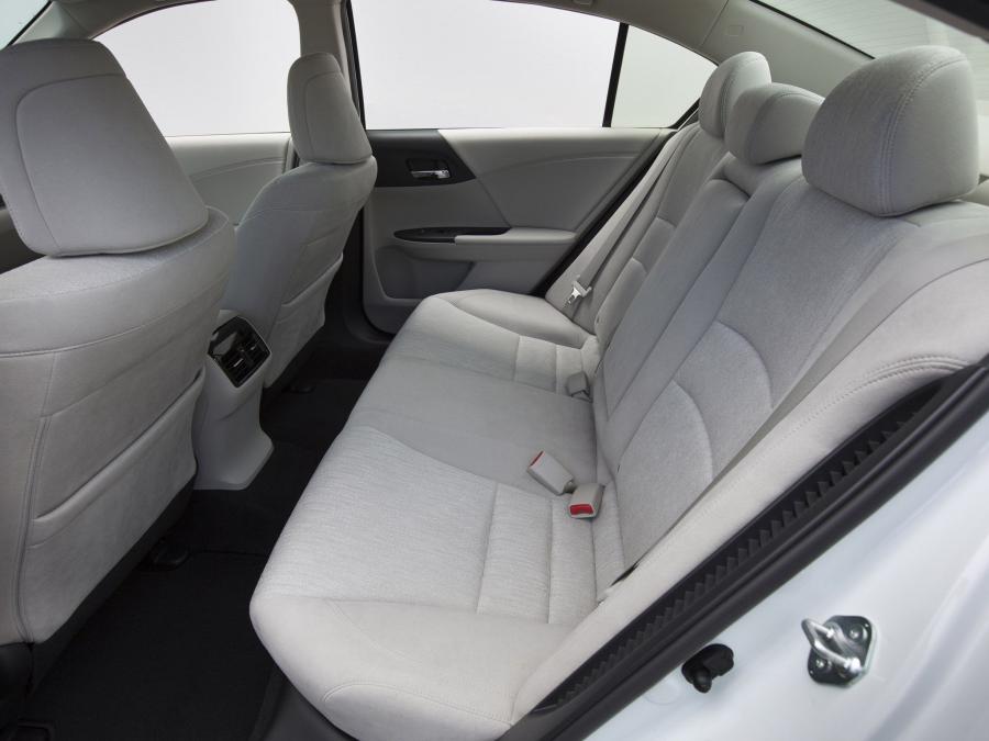  Honda Accord PHEV 2013 года  (фото 4 из 28)